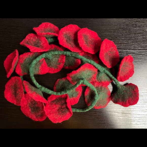 Brand New Handmade Felted Wool Flower Boa Garland Scarf - Picture 10 of 13